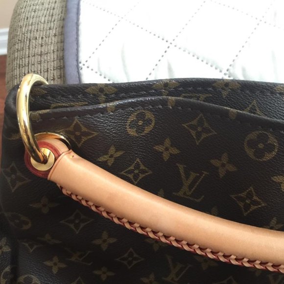 Louis Vuitton Artsy mm Monogram bag - Picture 14 of 16